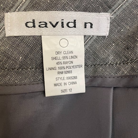 david n grey linen suit with jacket and mid-calf pants, size 12 - Picture 9 of 12